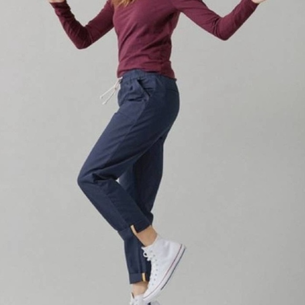 Pact Organic Cotton Twill Roll-up Pants in Small